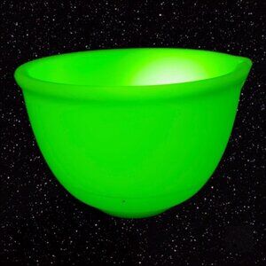 Jadeite Uranium Thick Glass Mixing Bowl With Spout Vintage UV Glow Glass Decor